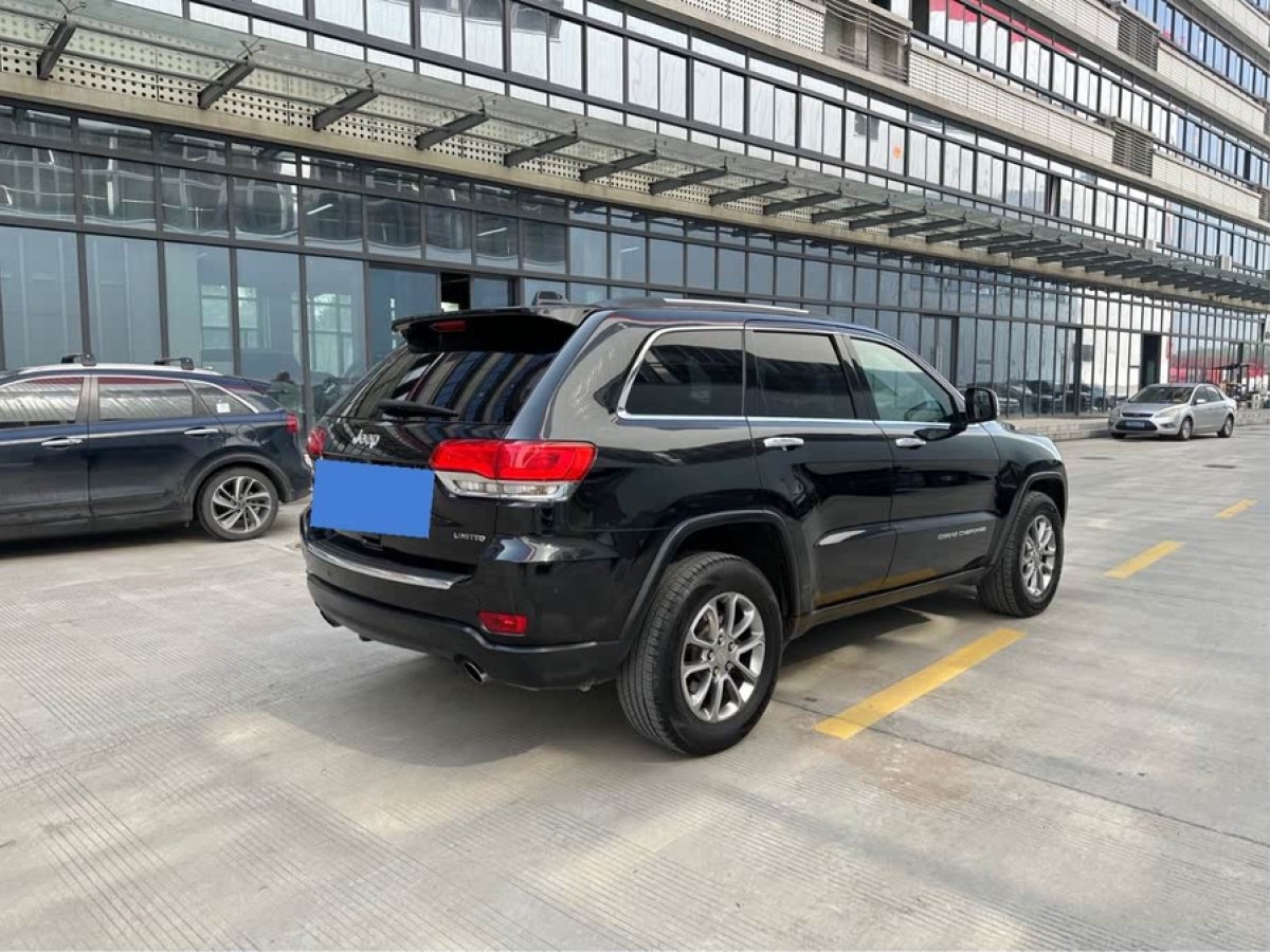 Jeep 大切諾基  2015款 3.0TD 柴油 舒享導(dǎo)航版圖片