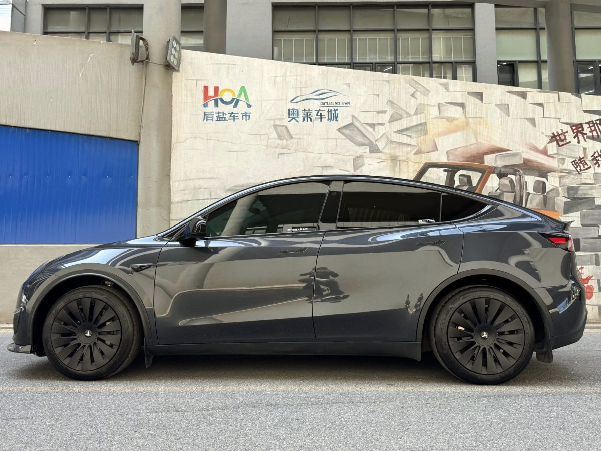 特斯拉 Model Y  2024款 后輪驅(qū)動(dòng)版圖片