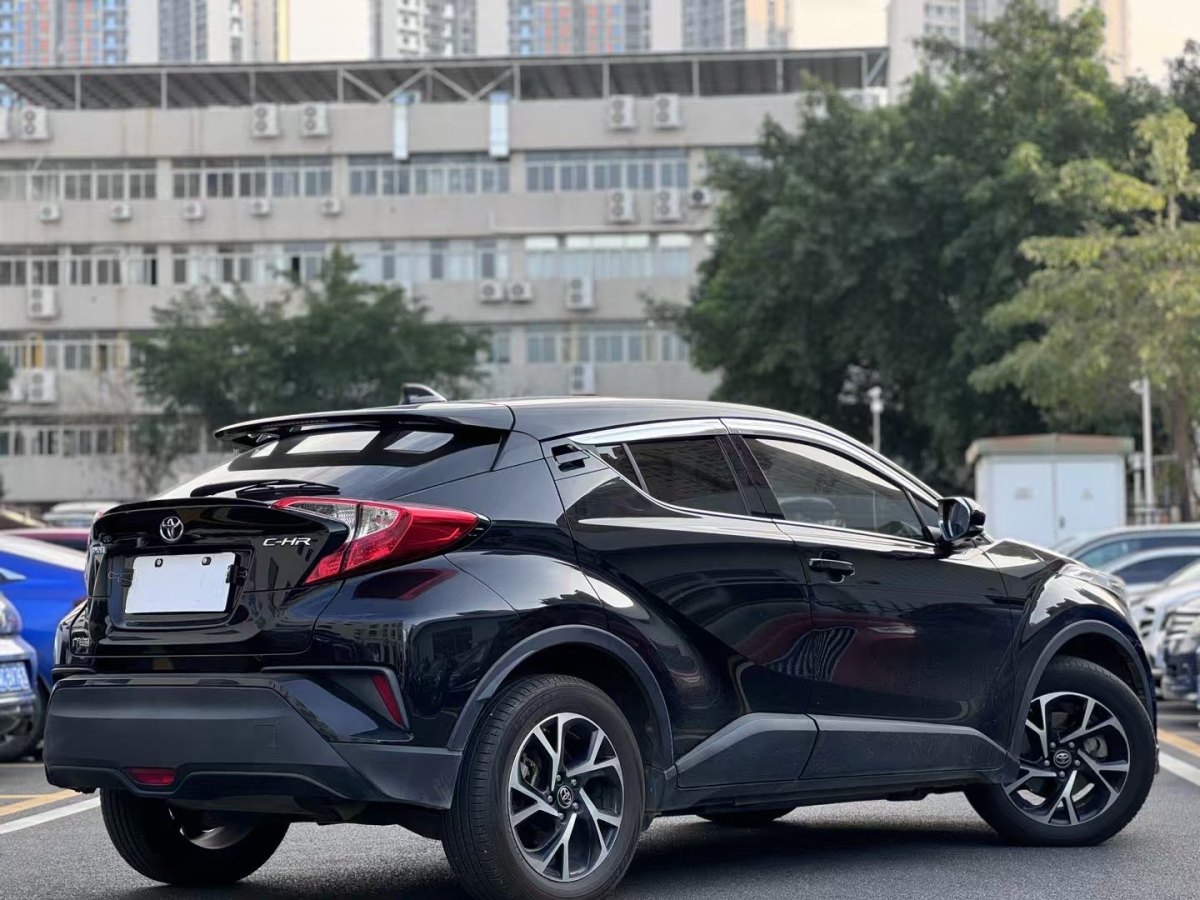 豐田 C-HR  2018款 2.0L 領(lǐng)先版 國V圖片