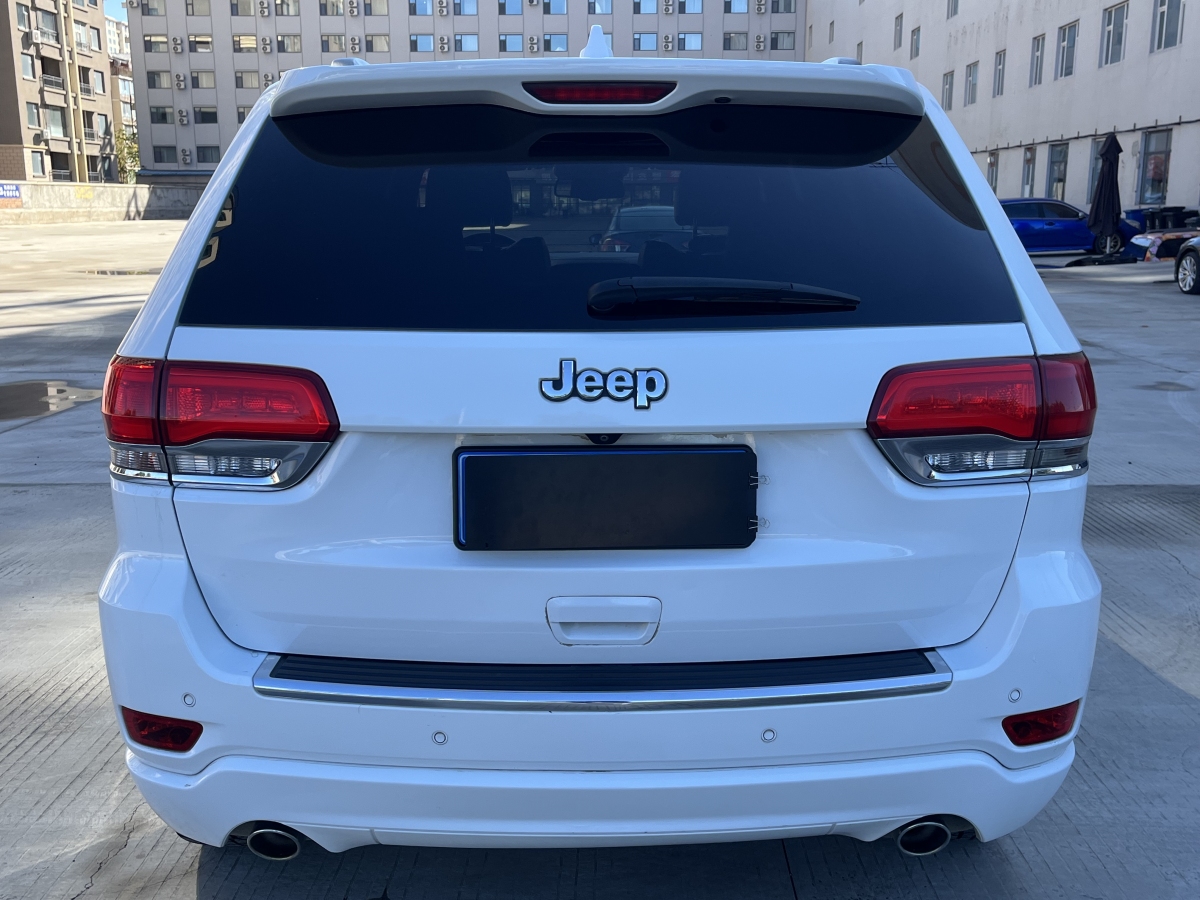 Jeep 大切諾基  2017款 3.6L 豪華導(dǎo)航版圖片