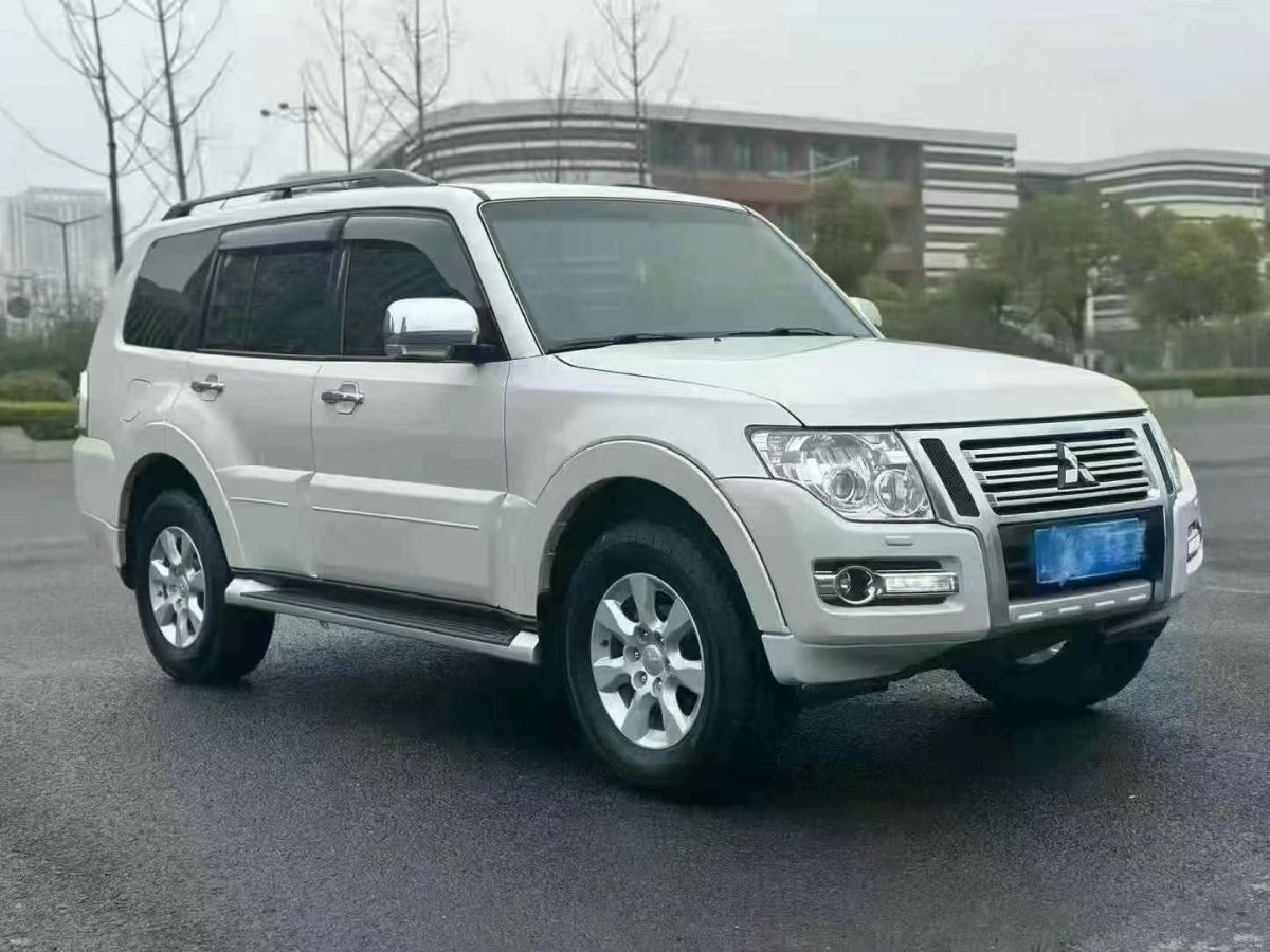三菱 帕杰羅  2019款 3.0L 自動尊貴版圖片