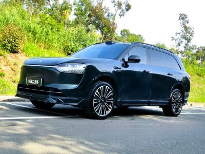 問界M9