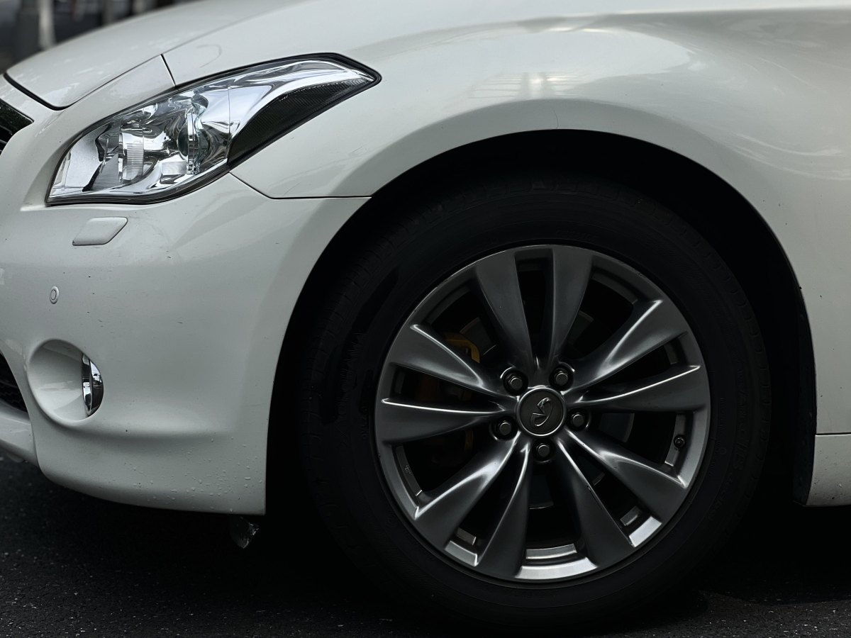 英菲尼迪 Q70  2013款 Q70L 2.5L 舒適版圖片