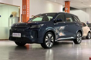 藍電E5 PLUS 賽力斯 165km 長續(xù)航旅行定制版 5座
