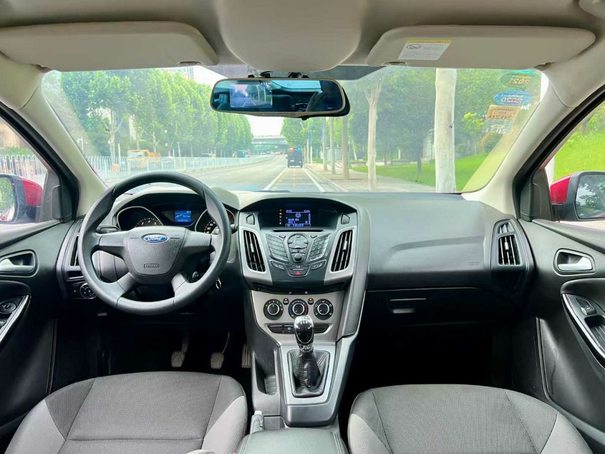 福特 ?？怂? 2013款 2.0T ST 標(biāo)準(zhǔn)版圖片