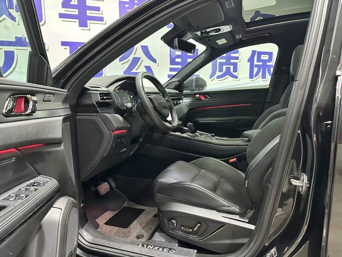 領(lǐng)克 領(lǐng)克01  2024款 2.0TD 四驅(qū)勁Halo圖片