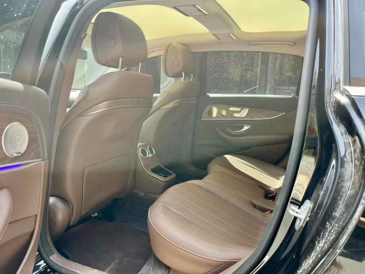 奔馳 奔馳E級(jí)  2023款 E 300 L 豪華型圖片