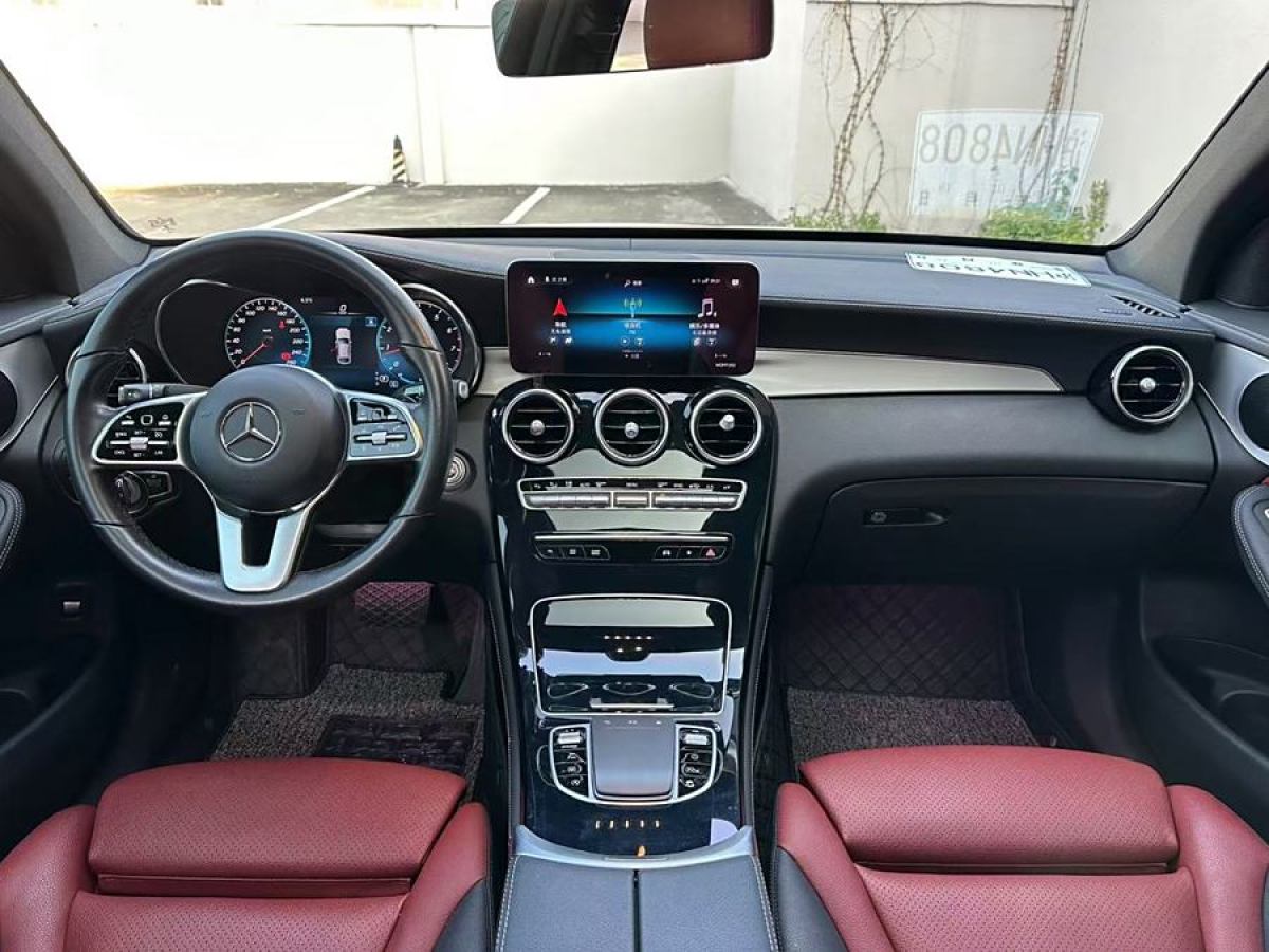 奔馳 奔馳GLC  2021款 GLC 260 4MATIC 轎跑SUV圖片