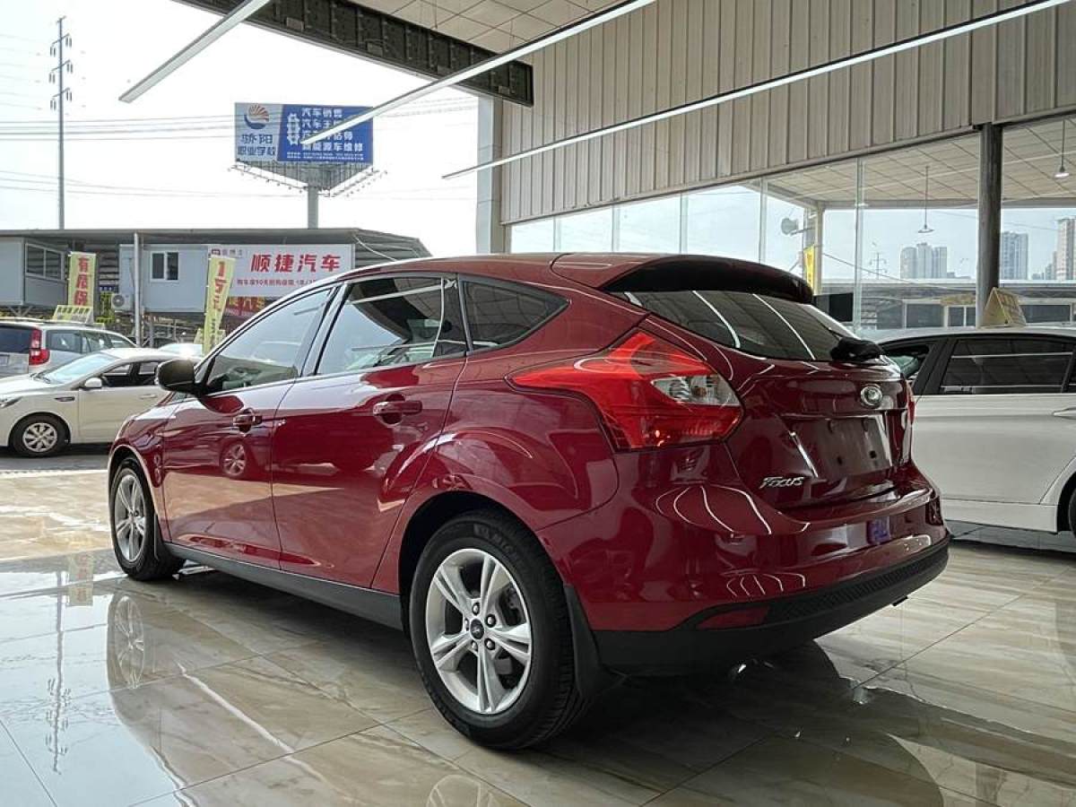 福特 ?？怂? 2012款 兩廂 1.6L 自動風尚型圖片