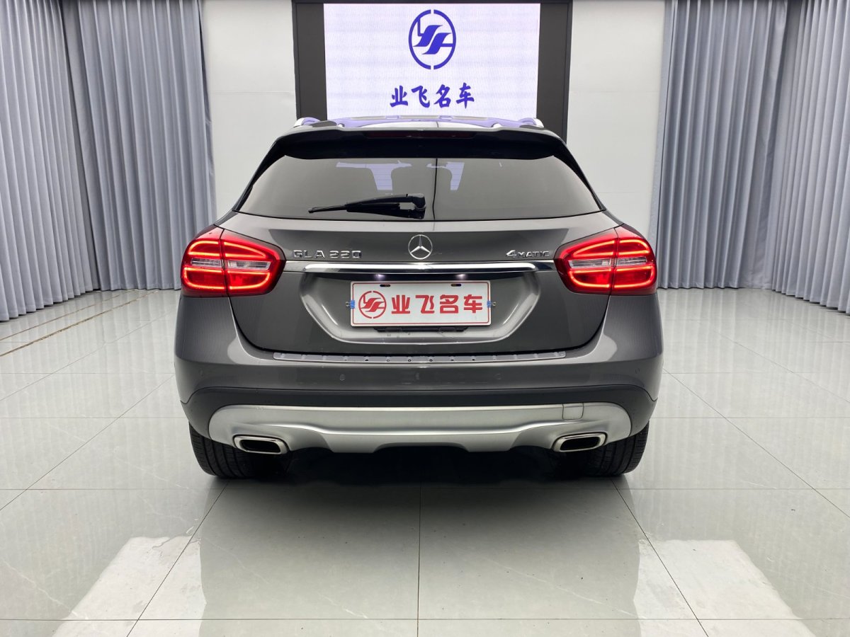 奔馳 奔馳GLA  2016款 GLA 220 4MATIC 時(shí)尚型圖片