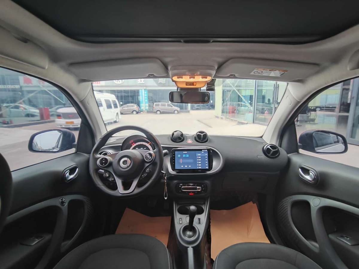 2018年07月smart fortwo  2018款 1.0L 52千瓦硬頂靈動版