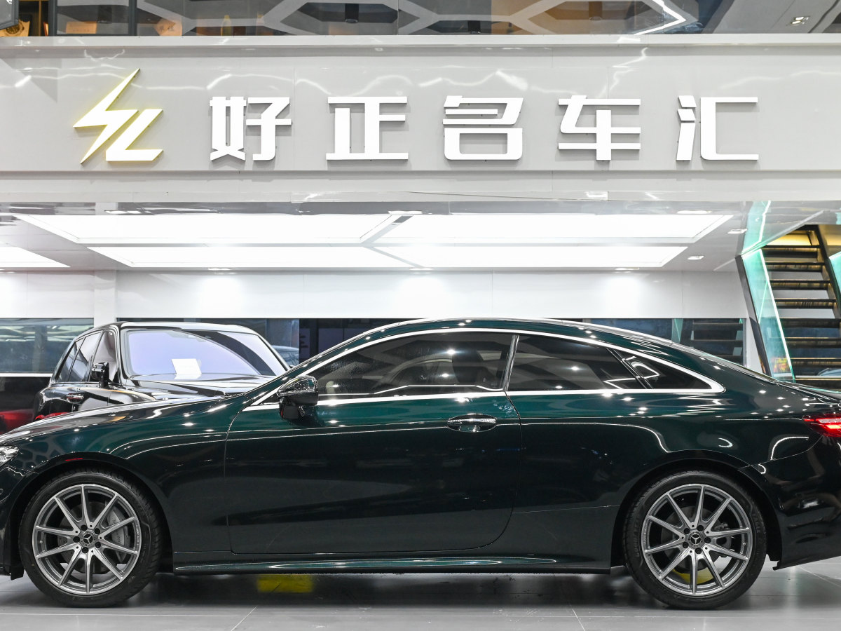 奔馳 奔馳E級(jí)  2023款 E 260 轎跑車圖片