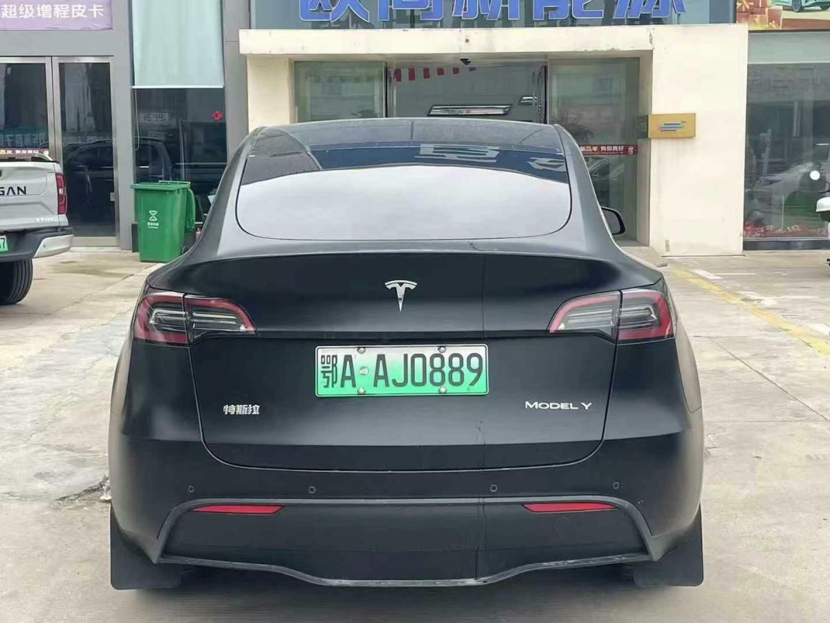 特斯拉 Model S  2023款 三電機(jī)全輪驅(qū)動(dòng) Plaid版圖片