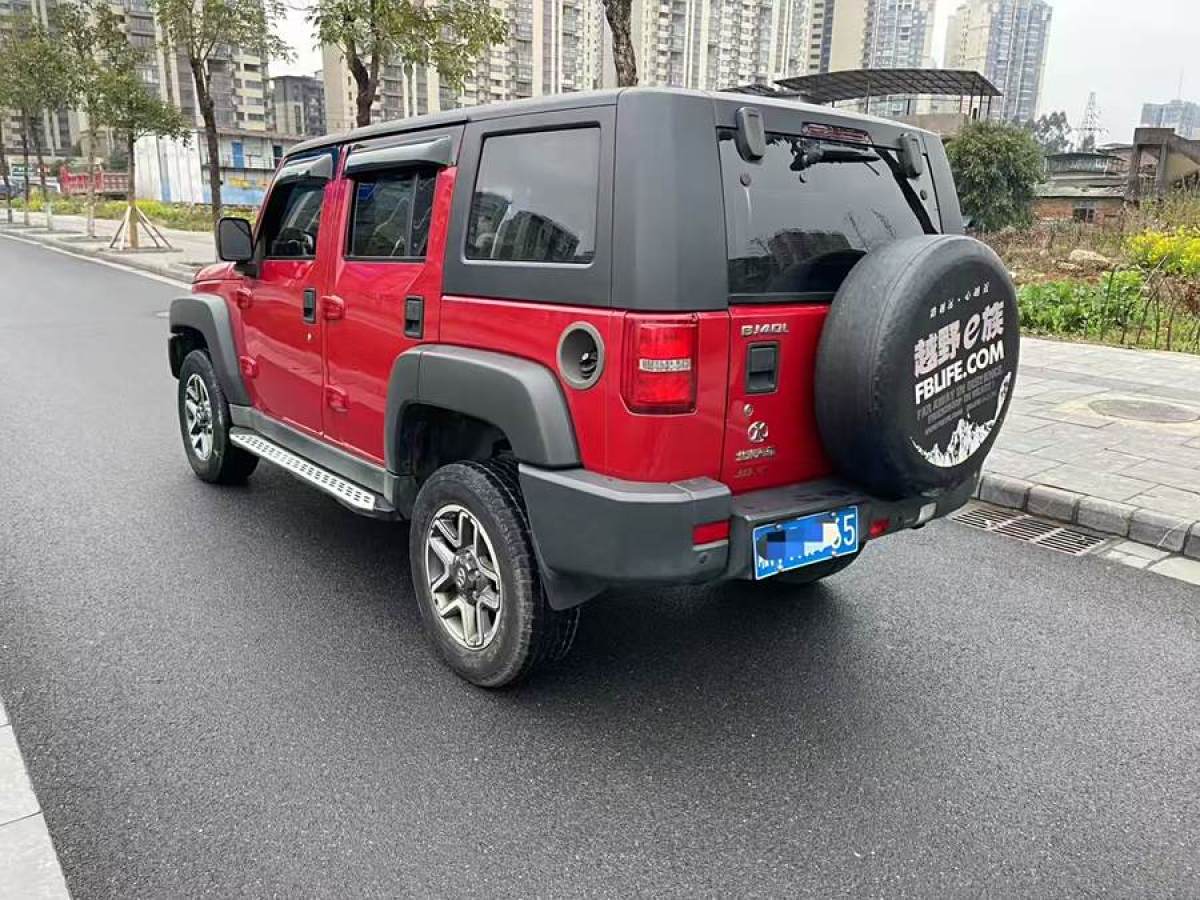 北京 BJ40  2017款 40L 2.3T 自動四驅(qū)環(huán)塔冠軍版圖片