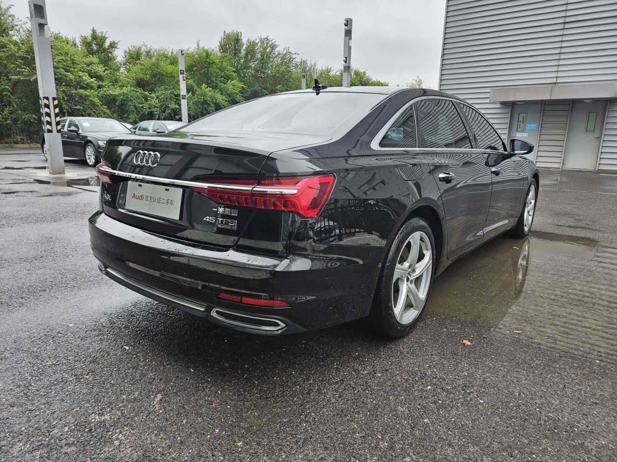 奧迪 奧迪A6L  2021款 45 TFSI quattro 臻選動(dòng)感型圖片