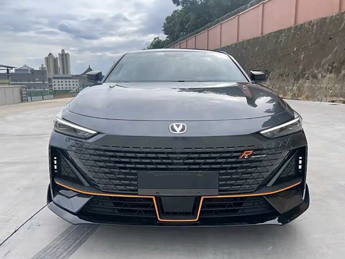 長安 長安UNI-V  2022款 1.5T 運(yùn)動(dòng)版圖片