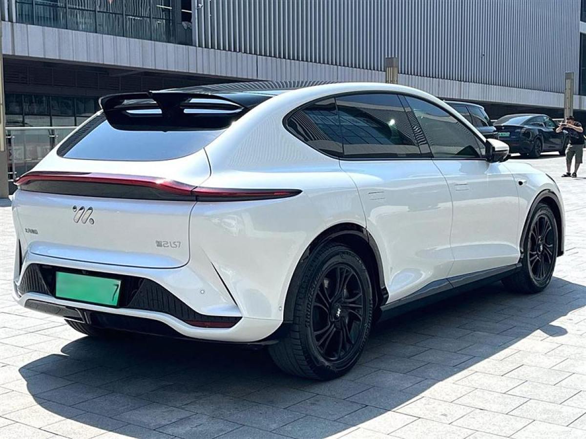 智己 智己LS7  2023款 100kWh Lux四驅(qū)版圖片