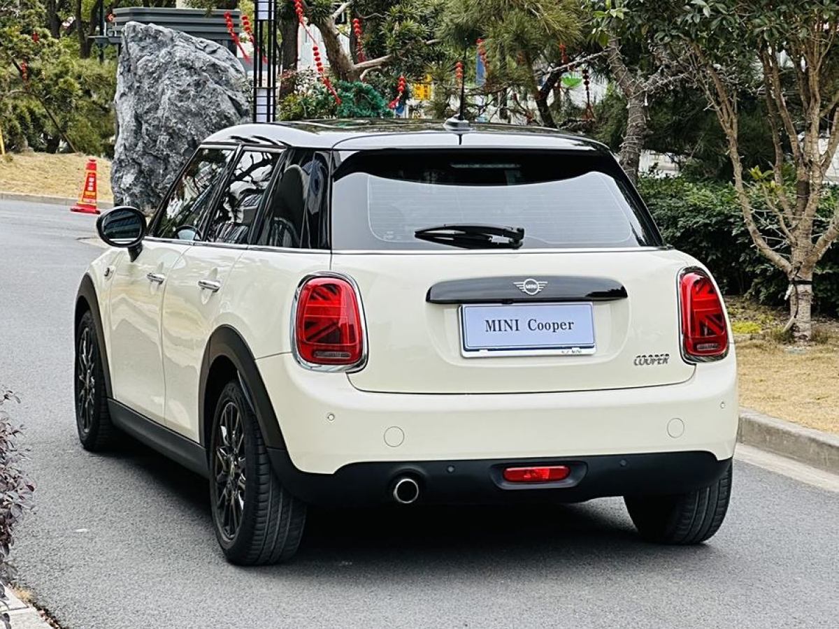 MINI MINI  2018款 1.5T COOPER 經(jīng)典派 五門版圖片