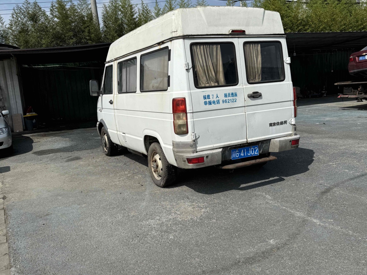 依維柯 得意  2009款 2.5T-A35 7座圖片