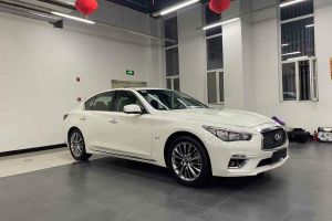 Q70 英菲尼迪 Q70L 2.0T 奢华版