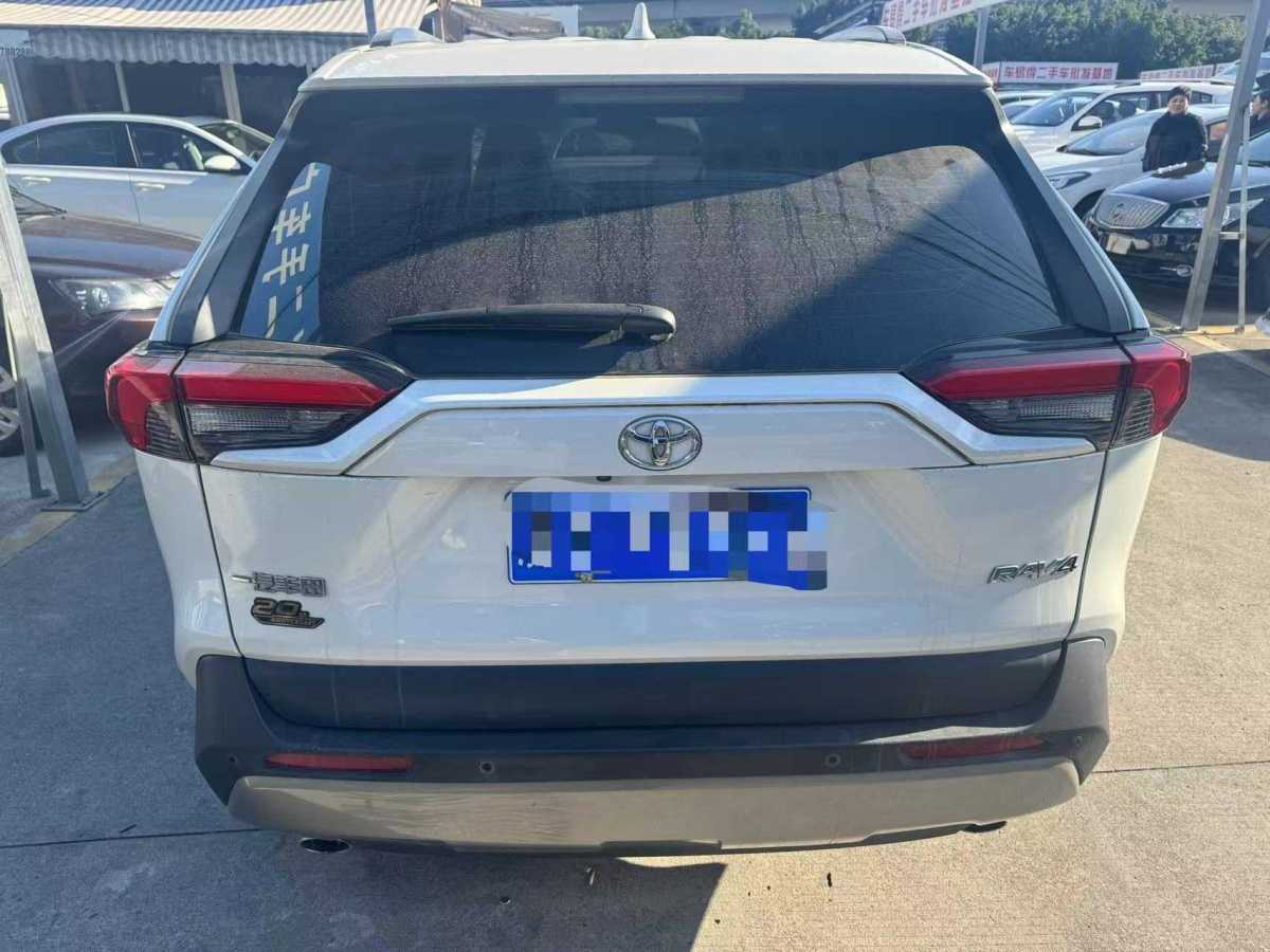 豐田 RAV4  2018款 榮放 2.0L CVT兩驅(qū)風(fēng)尚版圖片