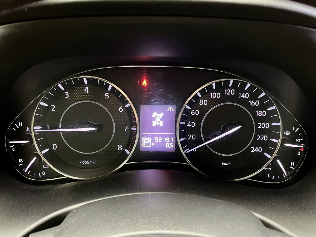 日產(chǎn) 途樂(lè)  2018款 4.0L 鉑金型圖片