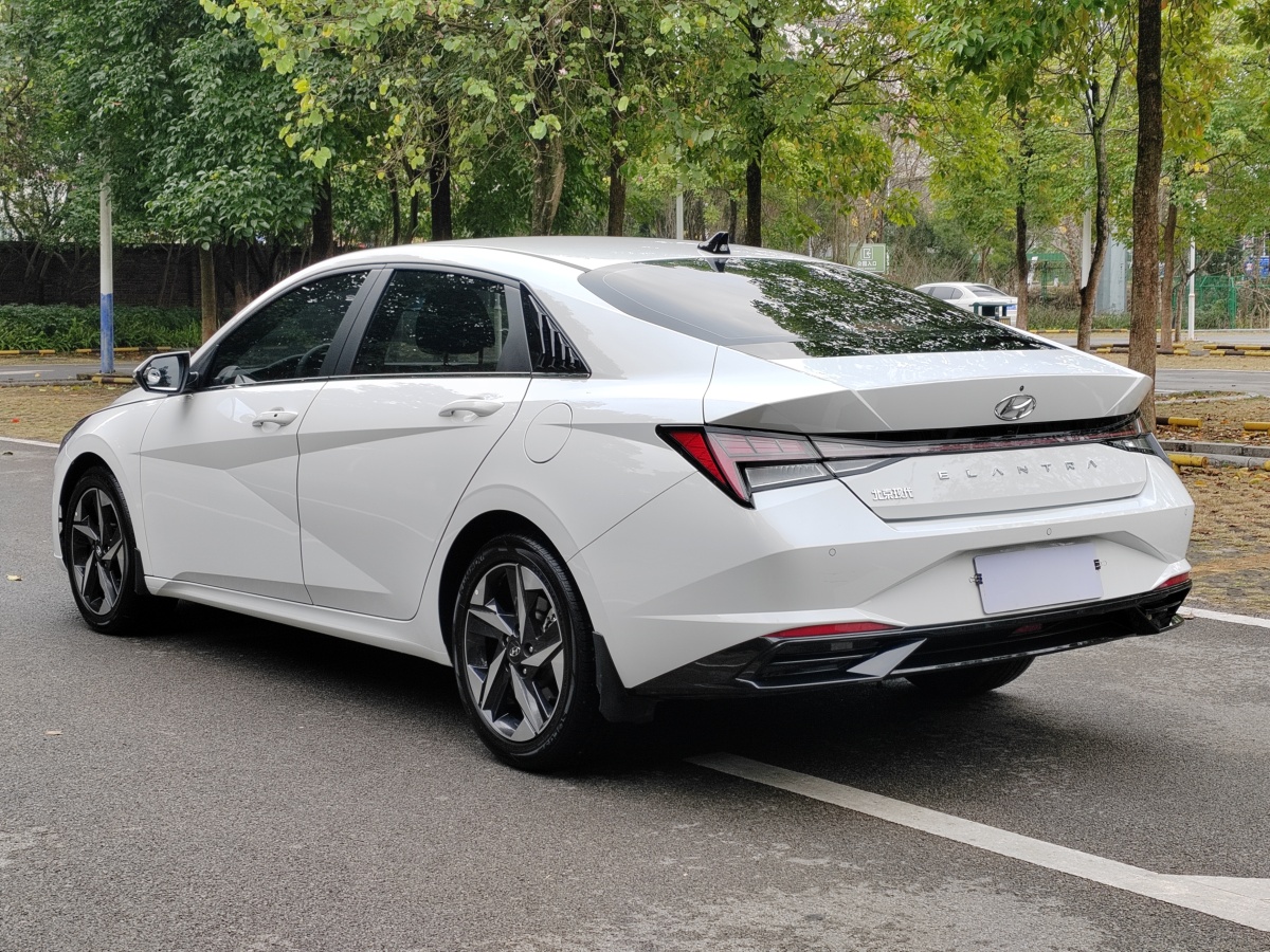 2023年3月現(xiàn)代 伊蘭特  2022款 1.5L CVT LUX尊貴版