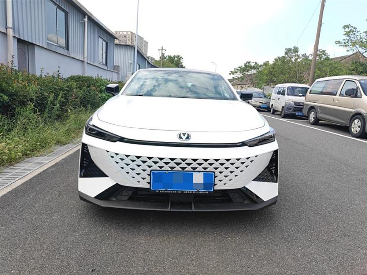 長(zhǎng)安 長(zhǎng)安UNI-V  2023款 1.5T 尊貴型圖片