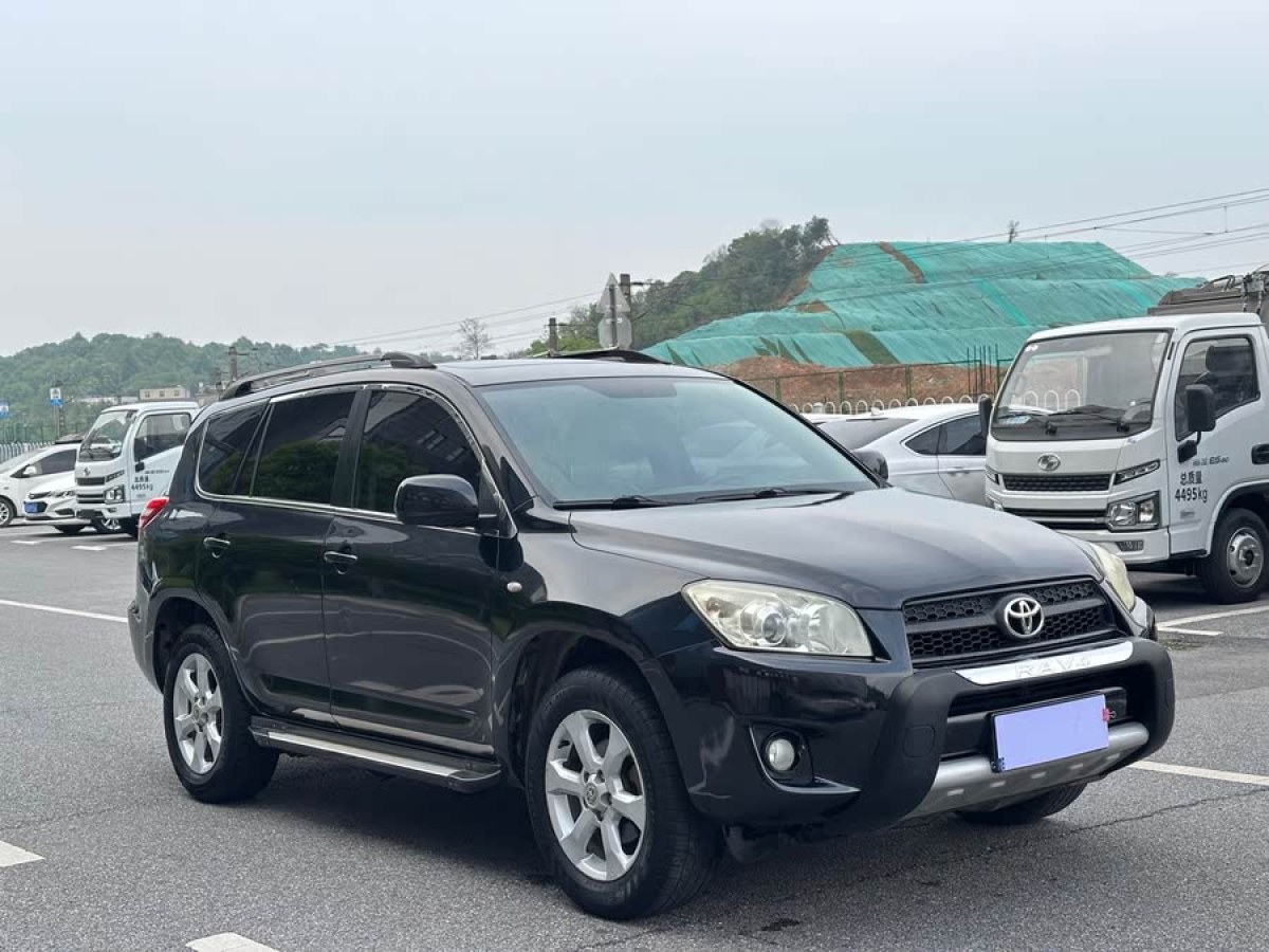 豐田 RAV4榮放  2011款 2.0L 自動(dòng)經(jīng)典版圖片
