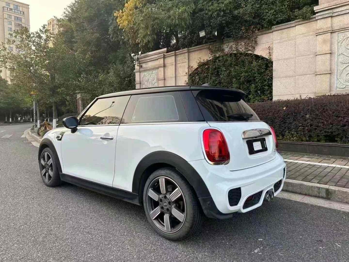 MINI MINI  2019款 1.5T COOPER CABRIO 艺术家图片