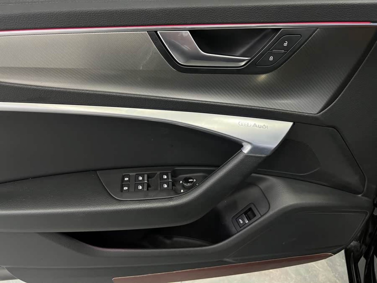 奧迪 奧迪A6L  2021款 45 TFSI quattro 臻選致雅型圖片