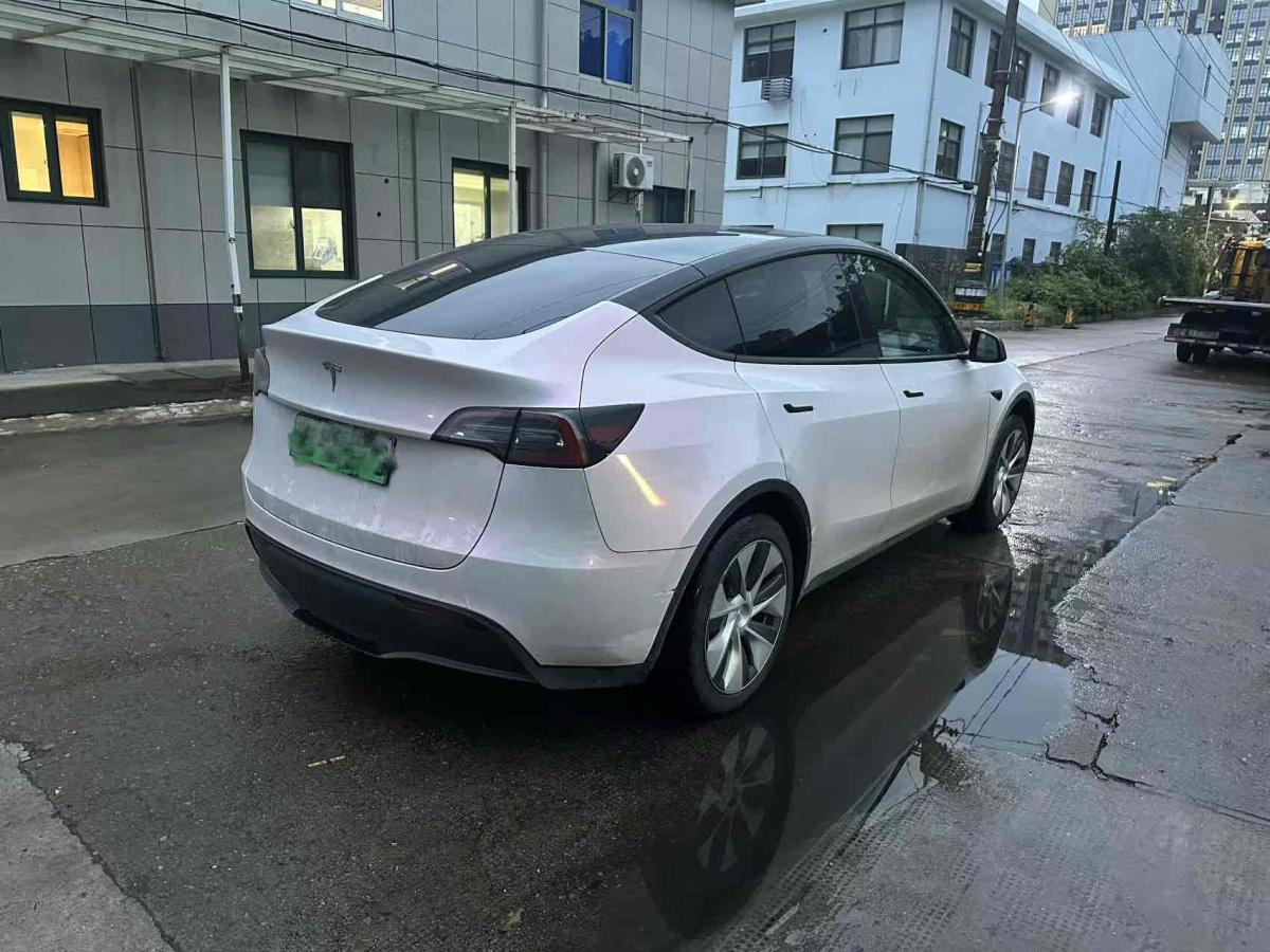 特斯拉 Model 3  2022款 后輪驅(qū)動(dòng)版圖片