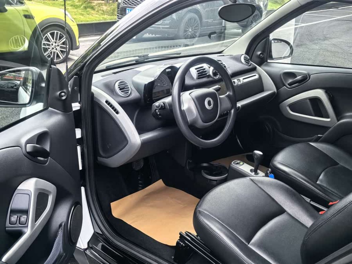 smart fortwo  2014款 1.0 MHD 硬頂新年特別版圖片