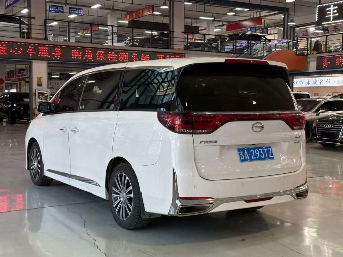 廣汽傳祺 M8  2021款 領(lǐng)秀系列 390T 至尊版圖片