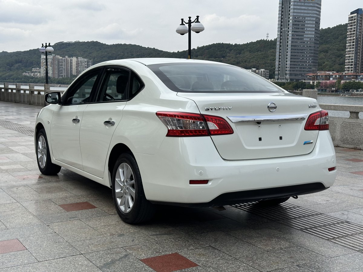 日產(chǎn) 軒逸  2014款 1.6XV CVT尊享版圖片