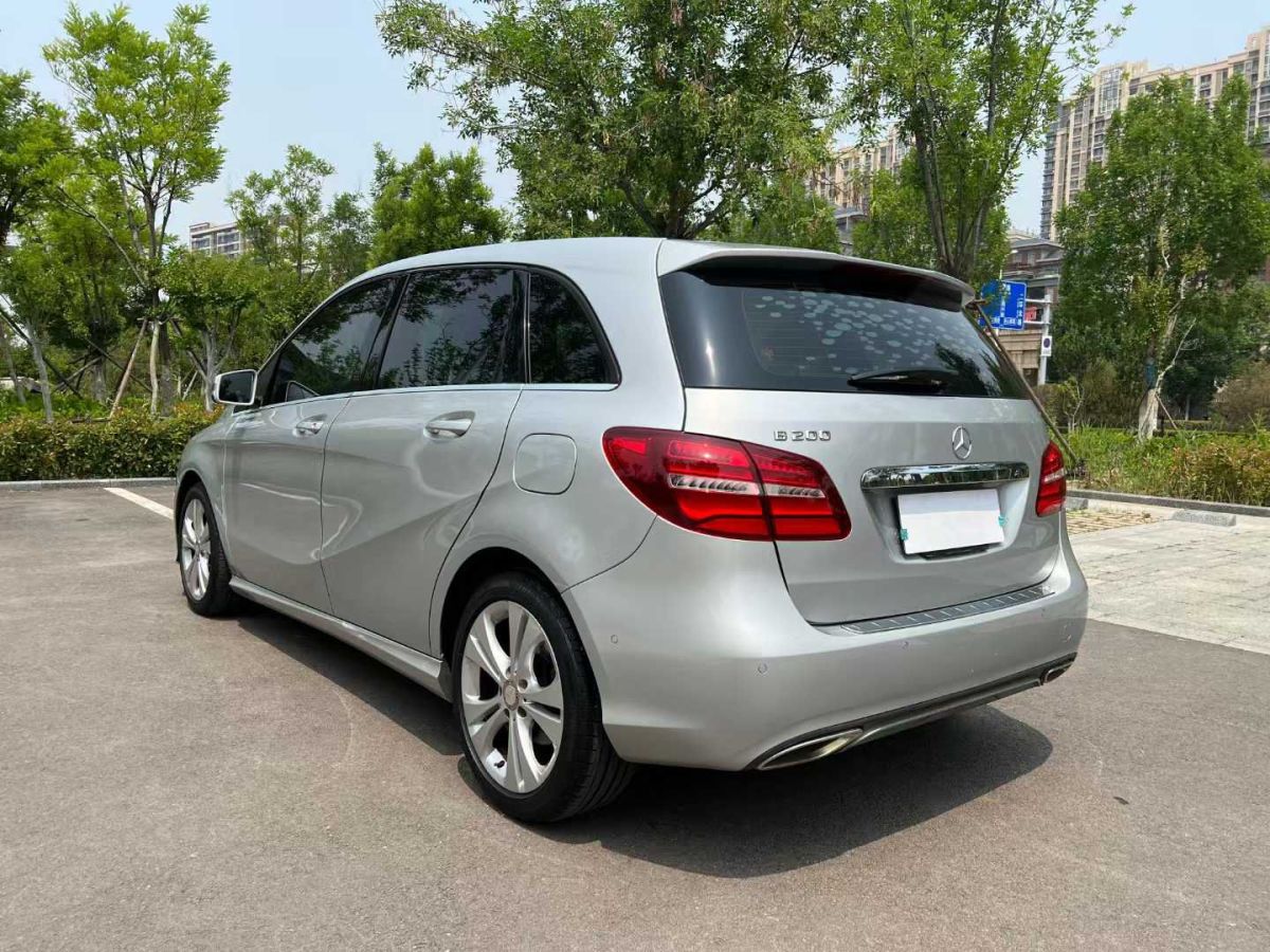 奔馳 奔馳B級(jí)  2015款 B 200 動(dòng)感型圖片