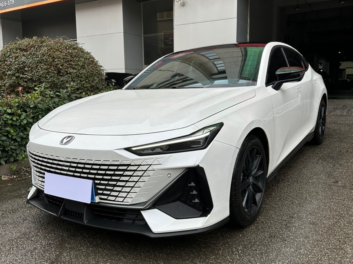 長(zhǎng)安 長(zhǎng)安UNI-V  2022款 1.5T 尊貴型圖片