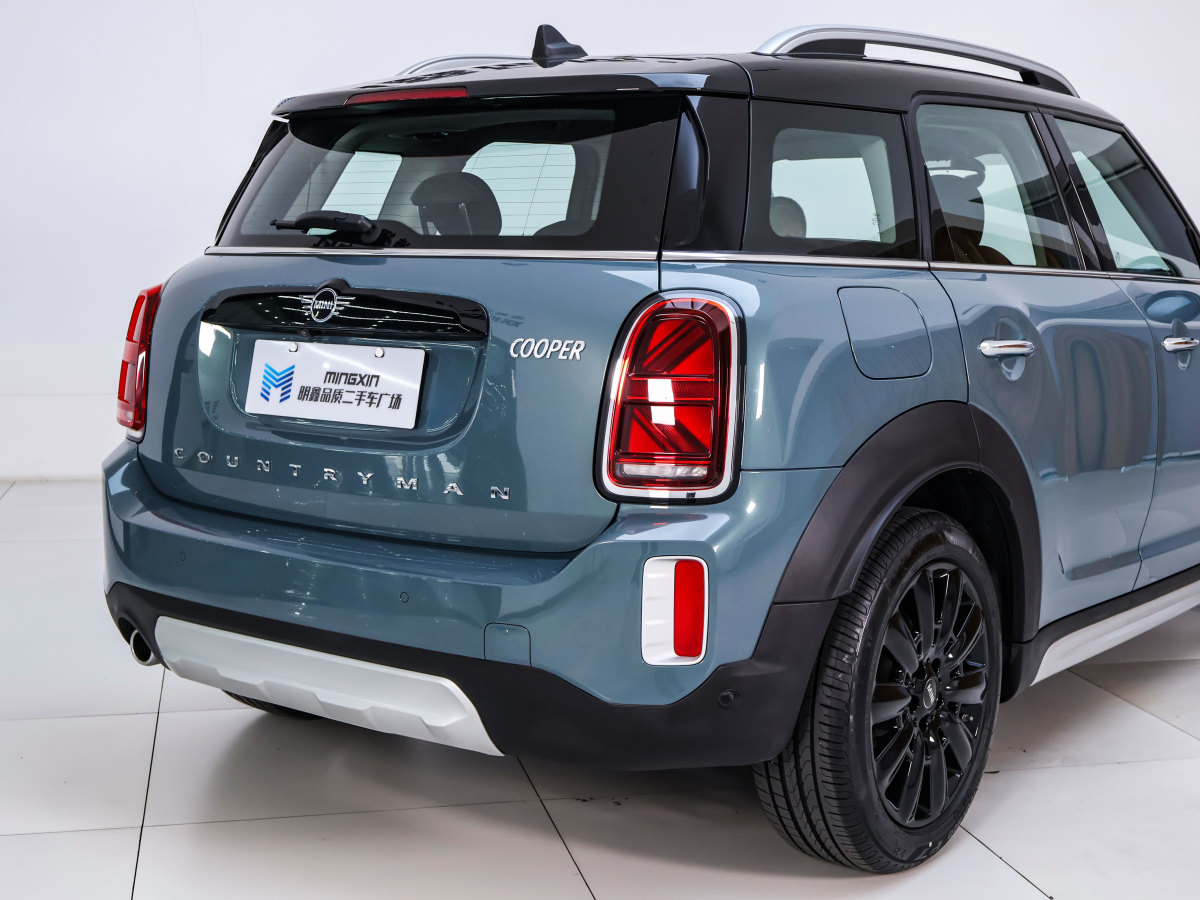 2023年11月MINI COUNTRYMAN  2023款 改款 1.5T COOPER ALL4 鑒賞家