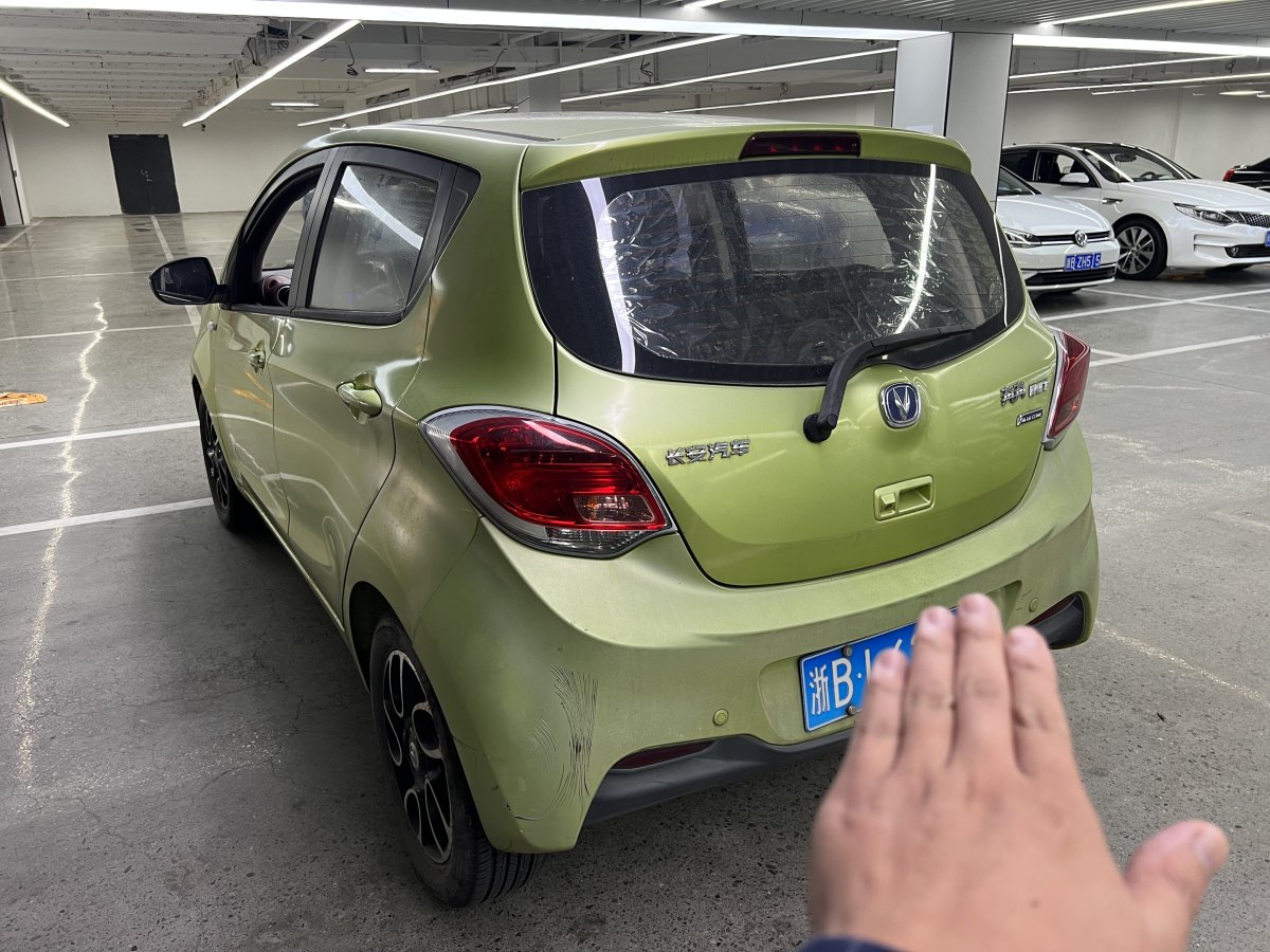 長(zhǎng)安 奔奔  2014款 1.4L IMT尊貴型圖片