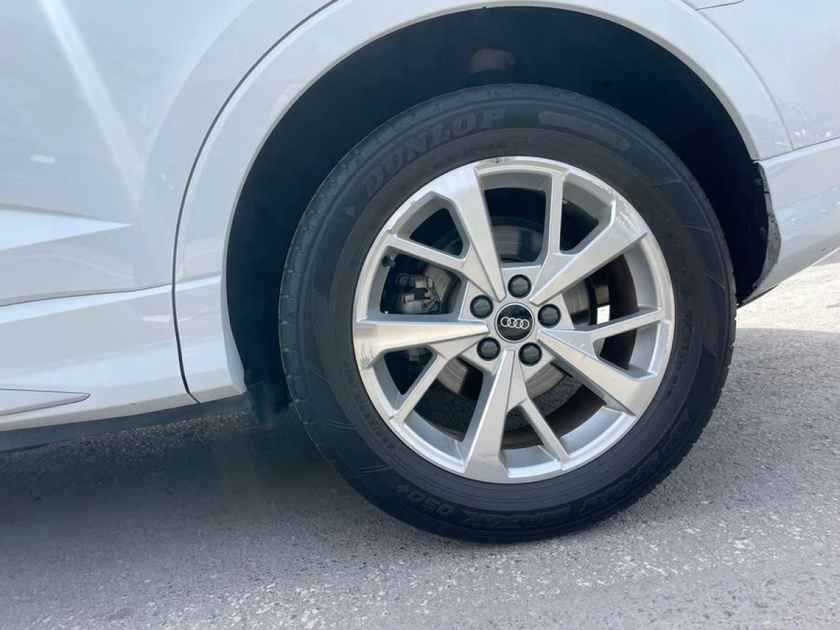 奧迪 奧迪Q3  2020款 35 TFSI 進(jìn)取動(dòng)感型圖片