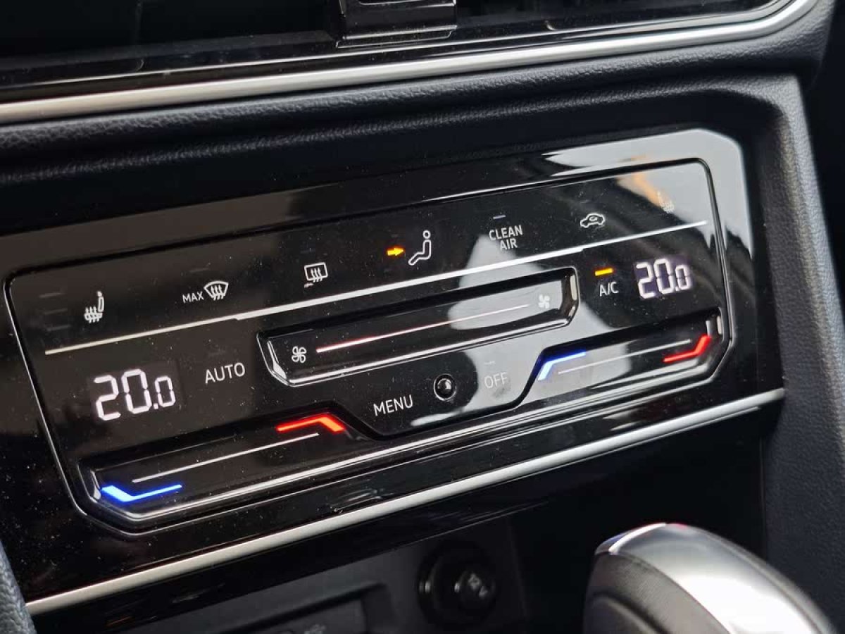 大眾 途岳  2023款 300TSI 兩驅(qū)月尊版圖片