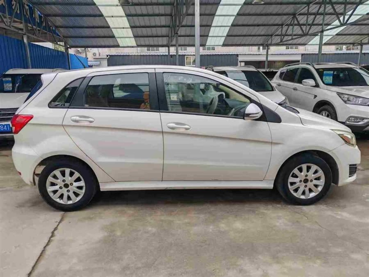 北京 北京汽車E系列  2012款 兩廂 1.3L 手動(dòng)樂天版圖片