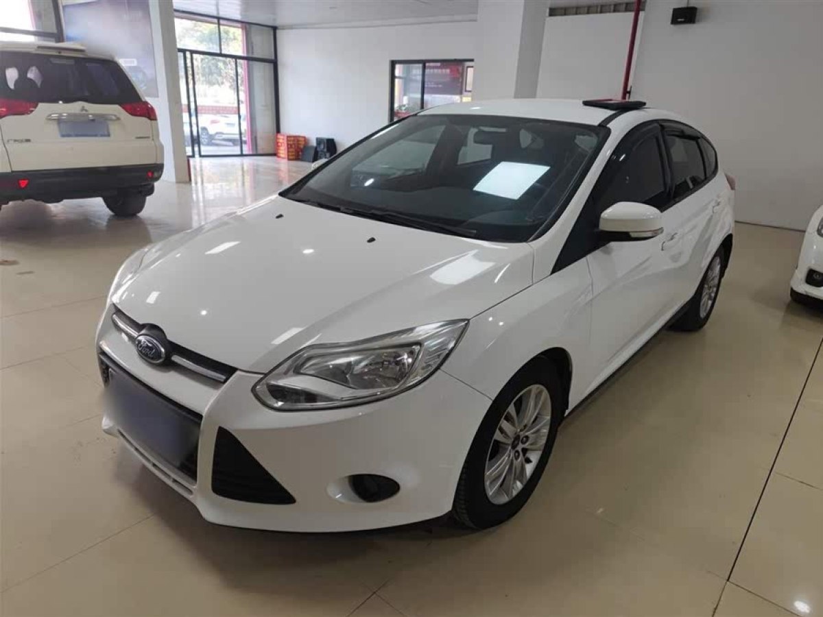 福特 ?？怂? 2012款 兩廂 1.6L 自動舒適型圖片