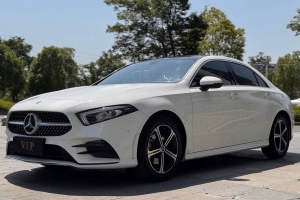 奔馳A級 奔馳 改款 A 200 L 運(yùn)動(dòng)轎車時(shí)尚型