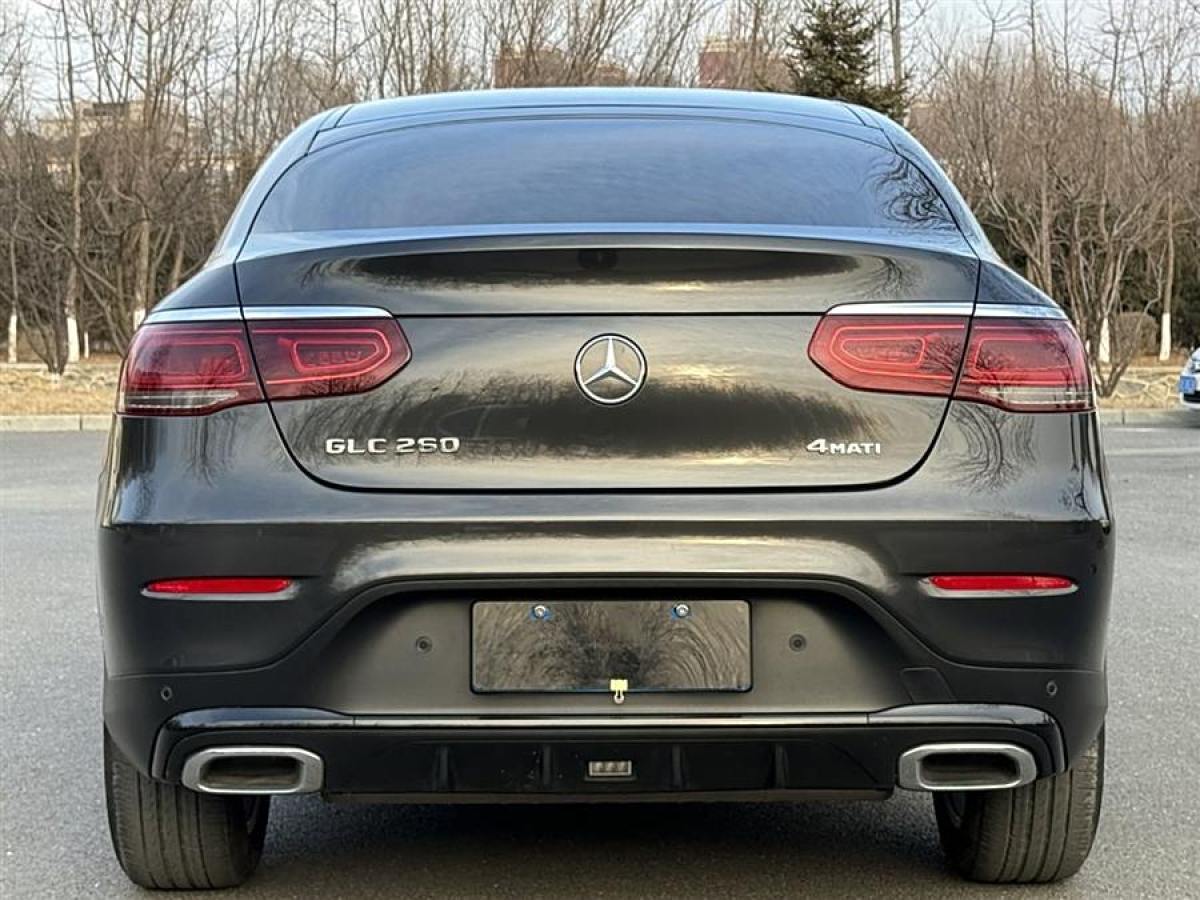 奔馳 奔馳GLC  2022款 改款 GLC 260 4MATIC 轎跑SUV圖片