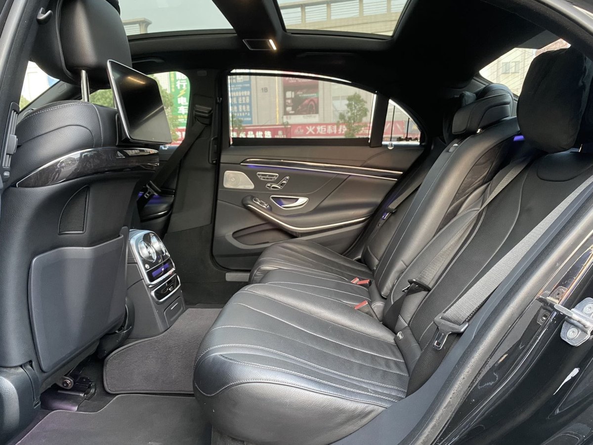 2018年8月奔驰 奔驰S级  2018款 S 450 L 4MATIC 卓越特别版