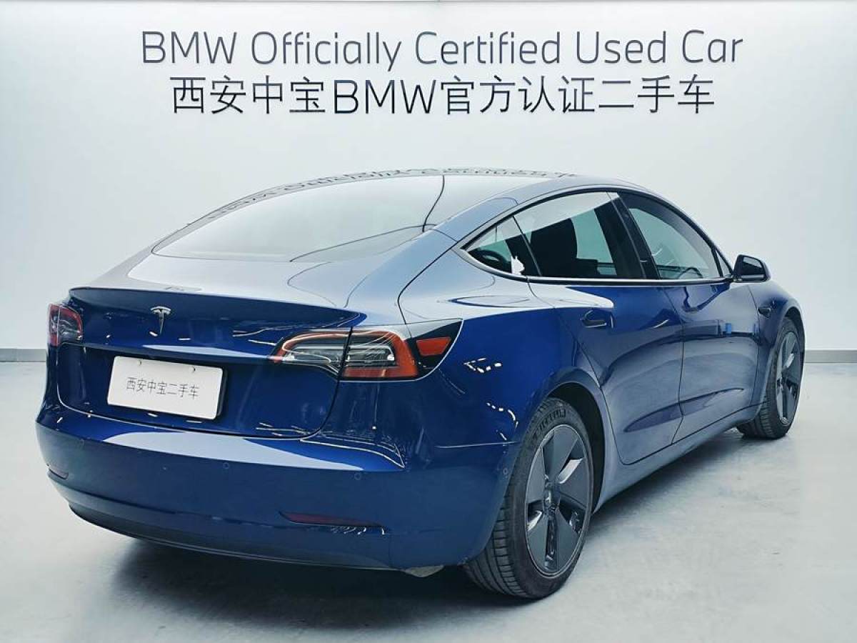 特斯拉 Model 3  2021款 改款 標(biāo)準(zhǔn)續(xù)航后驅(qū)升級版圖片