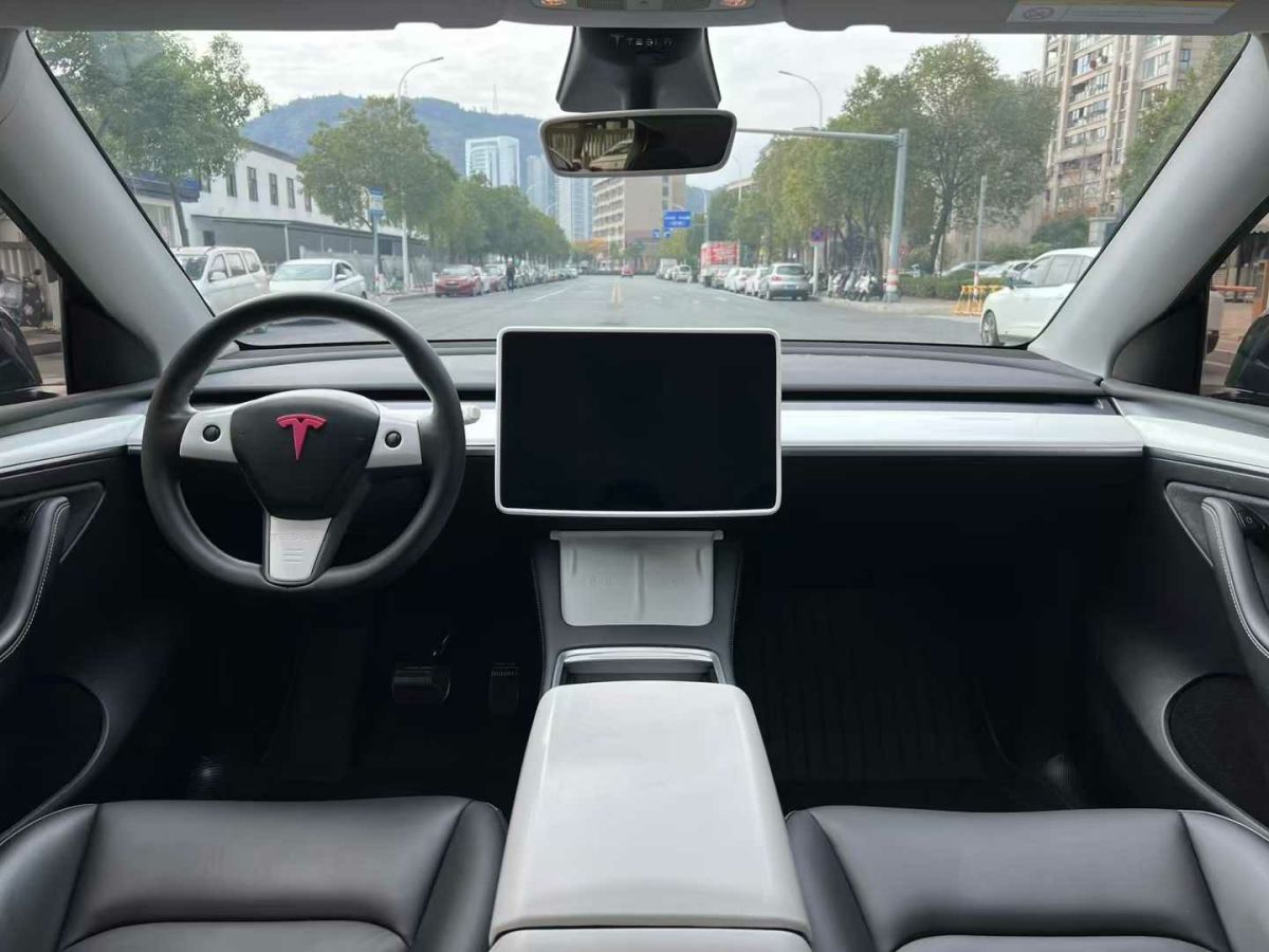 特斯拉 Model S  2023款 三電機(jī)全輪驅(qū)動(dòng) Plaid版圖片