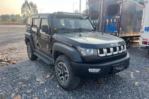 BJ40 北京 40L 2.0T 手動柴油四驅(qū)尊貴版