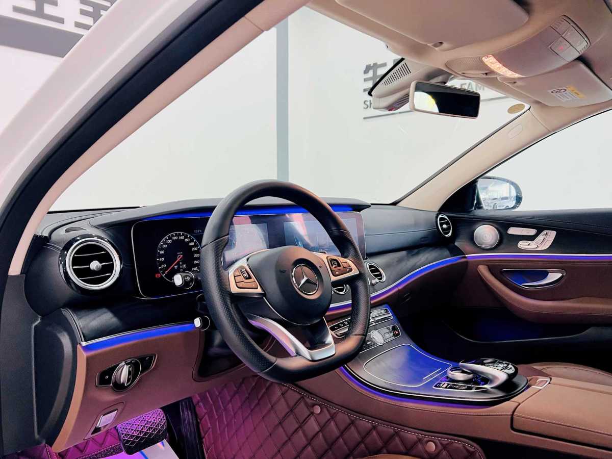 2018年9月奔驰 奔驰E级  2018款 改款 E 300 L 运动豪华型